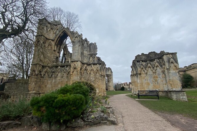 Private York History Walking Tour - Directions to Library Square, York