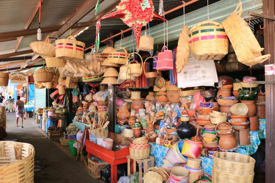 Puerto Escondido: Boat Cruise and Market Visit - Tour Guide Information