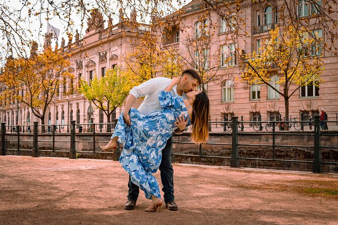Romantic Couple Photoshoot in the Heart of Berlin - Post-Shoot Editing and Delivery Timeframes