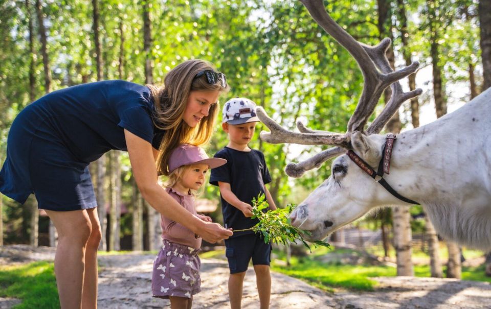 Rovaniemi: Santa Claus Village, Husky Farm, Reindeer Farm - Location Details