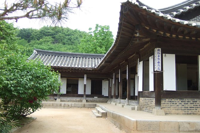 Royal Palace and Folk Village: Full Day Guided Tour From Seoul - Common questions