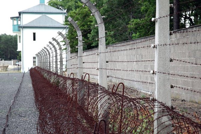 Sachsenhausen Concentration Camp Memorial Walking Tour From Berlin - Guide Appreciation and Recognition