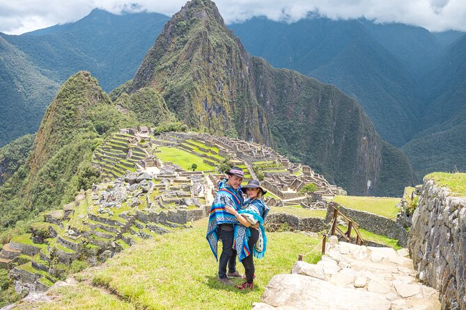 Sacred Valley and Machu Picchu 2-Day Tour From Cusco - Common questions