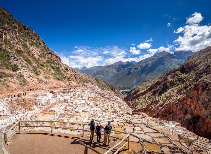 Sacred Valley Complete With Salt Mines of Maras and Moray - Background