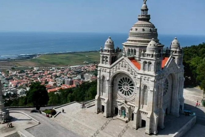 Santiago De Compostela & Viana Do Castelo From Porto - Common questions