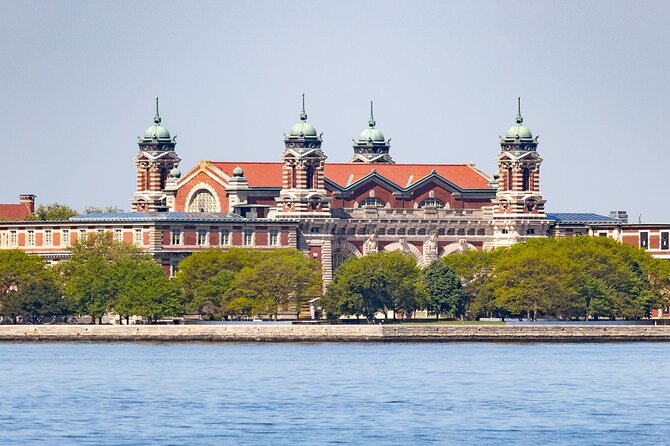 Secrets of the Statue of Liberty and Ellis Island Guided Tour - New York City Skyline Cruise