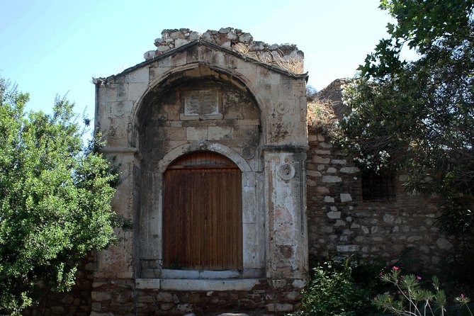 Self-Guided Virtual Tour of the Cats of Athens: Cats on the Prowl - Prowling Through the Streets of Athens