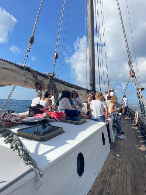 Sesimbra Cliffs: 1943 Traditional Boat Tour - Directions