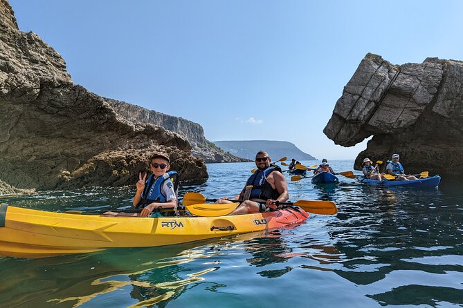 Sesimbra: Guided Kayak Tour in Arrábida Natural Park & Caves - Common questions