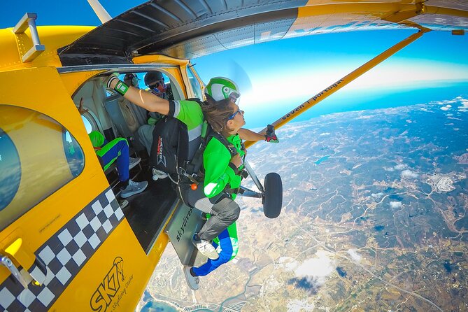 Tandem Skydiving Algarve 10.000ft — 3500m - Common questions