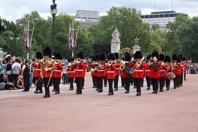 The Changing of the Guard Guided Walking Tour - Semi-Private 8ppl Max - Common questions