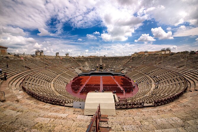 Tour to the Arena Di Verona at the Gladiators Time - Common questions