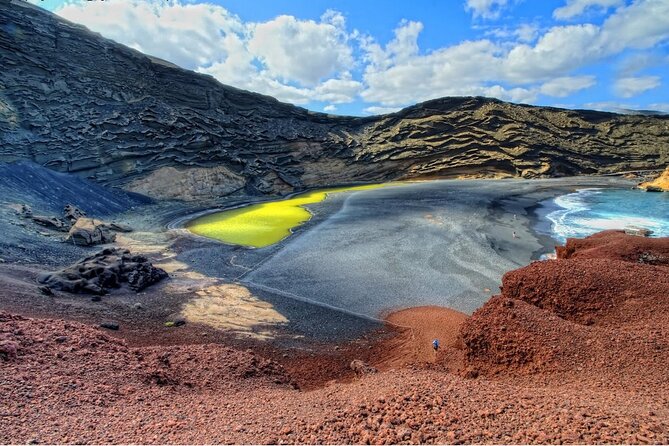 Tour to Timanfaya, La Geria and Laguna Verde for Cruise Passengers - Common questions