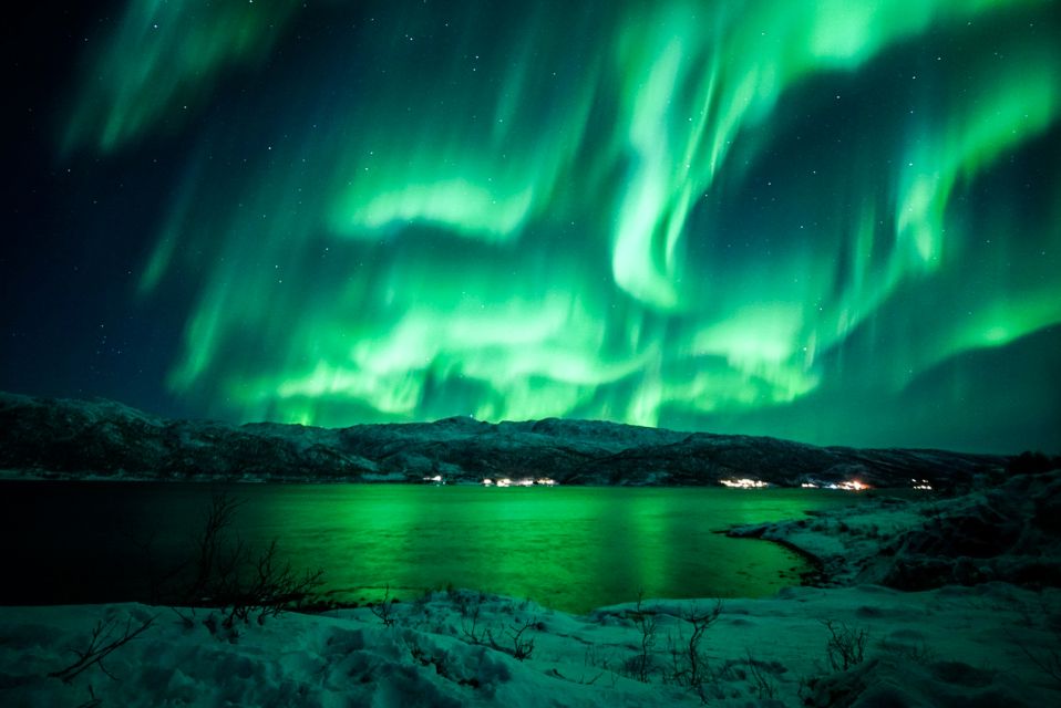 Tromsø: Northern Lights Chase Minibus Tour With Campfire - Cancellation Policy