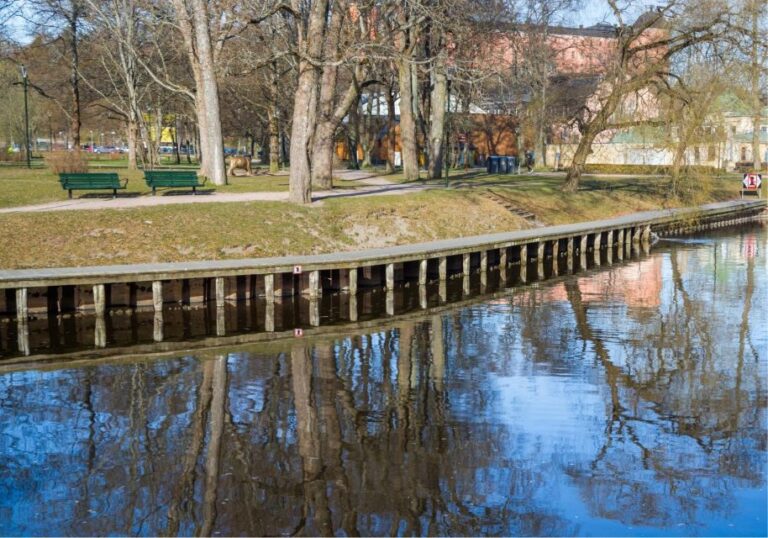 Uppsala Scavenger Hunt and Sights Self-Guided Tour