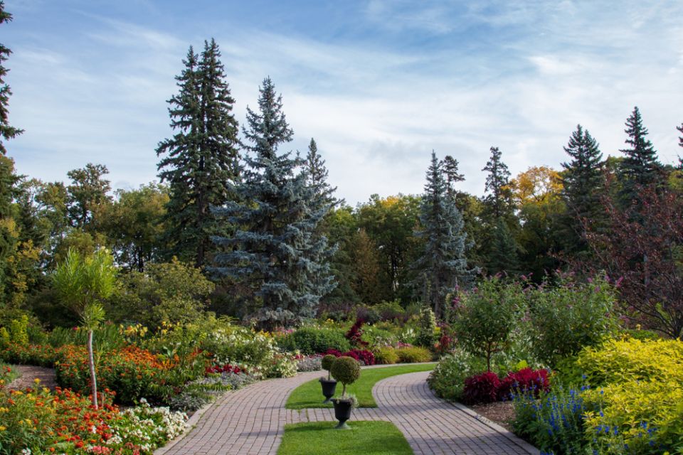 Winnipeg: Assiniboine Park Self-Guided Smartphone Audio Tour - Experience Options