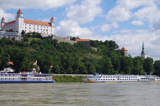 7 Days Prague, Bratislava and Budapest by Bus - Key Points