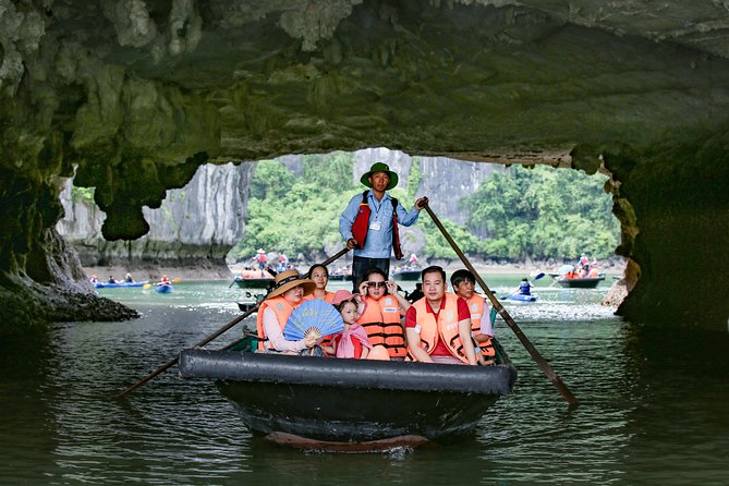 2-Day Oriental Sails Junk Cruise of Halong Bay - Crew Performance and Service Quality