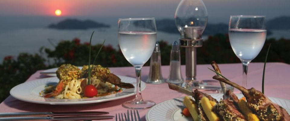 *Acapulco: Private Luxury Dinner, Drinks & High Cliff Divers - Common questions