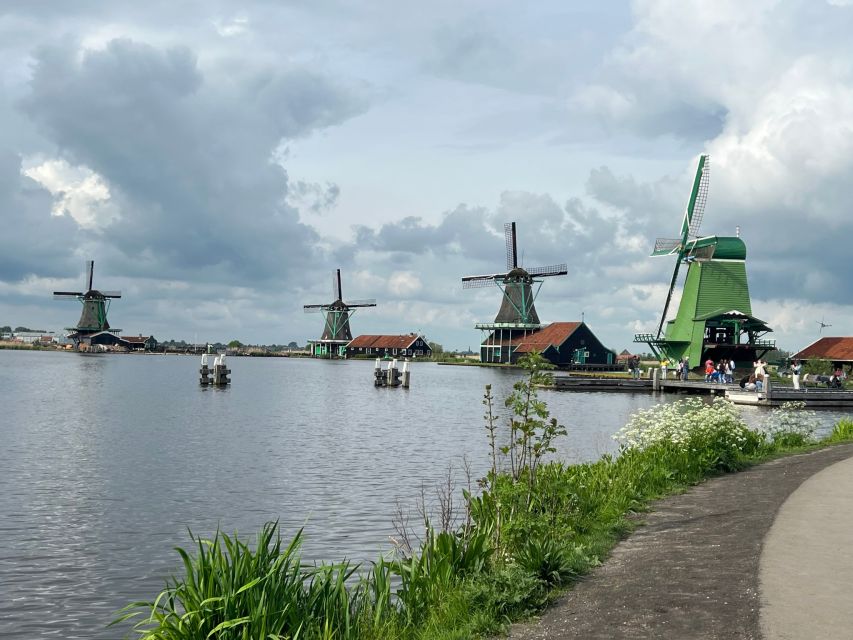 Amsterdam: Zaanse Schans & Giethoorn Guided Combo Tour - Embracing Tranquility in Giethoorn