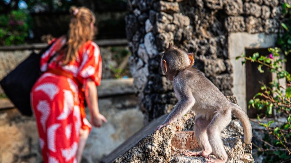 Bali: Uluwatu Temple, Kecak Fire Dance & Jimbaran Bay - Common questions