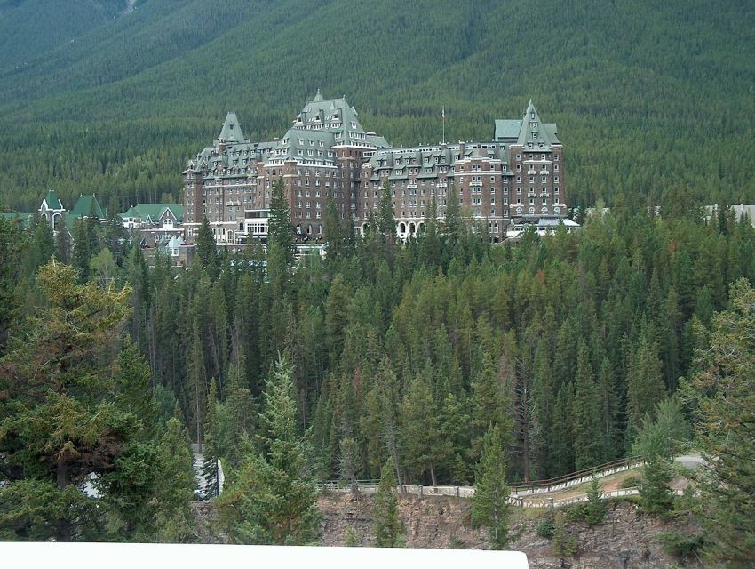 Banff: Eat the Castle Food Experience at Banff Springs Hotel - Key Points