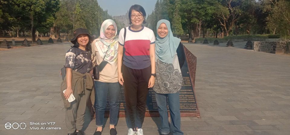 Borobudur, Prambanan Climb up Included Hotel 1Night - Directions