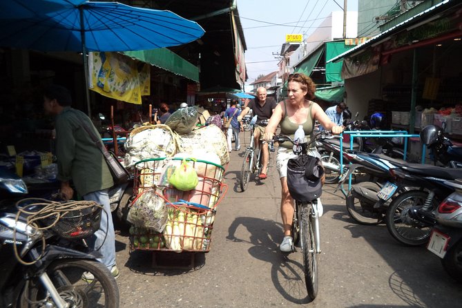 Chiang Mai City Culture Half-Day Cycling Tour - Booking and Pricing