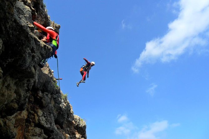 Coasteering at Portinho Da Arrábida - Common questions