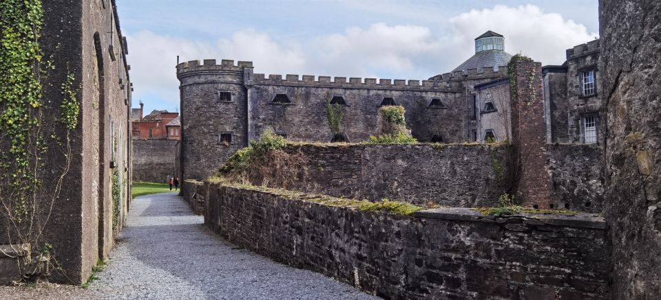 Cork: City Gaol Tour With Audio Guide - Architectural Immersion
