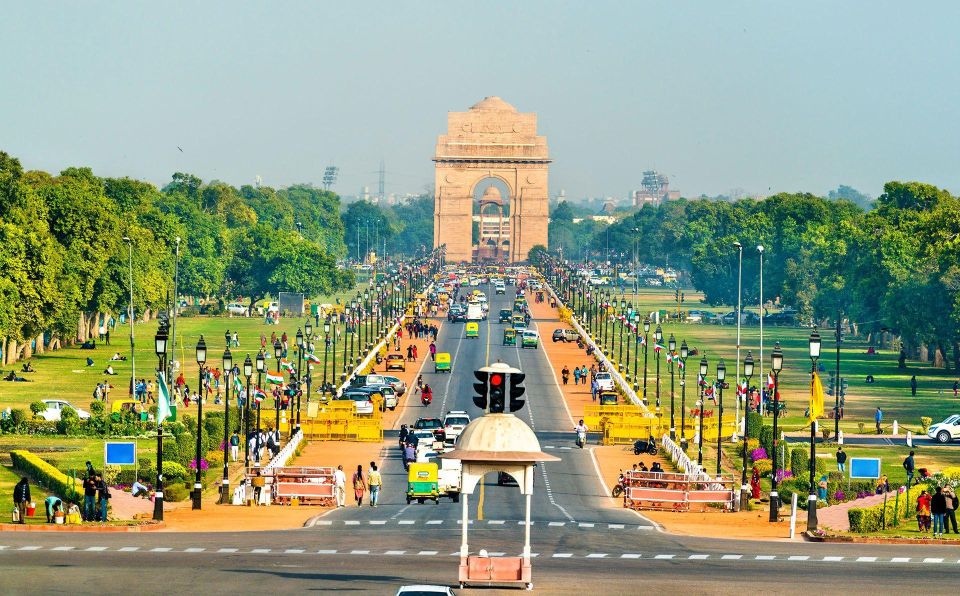 Delhi: Private Guided City Tour of Old and New Delhi - Live Tour Guide Benefits