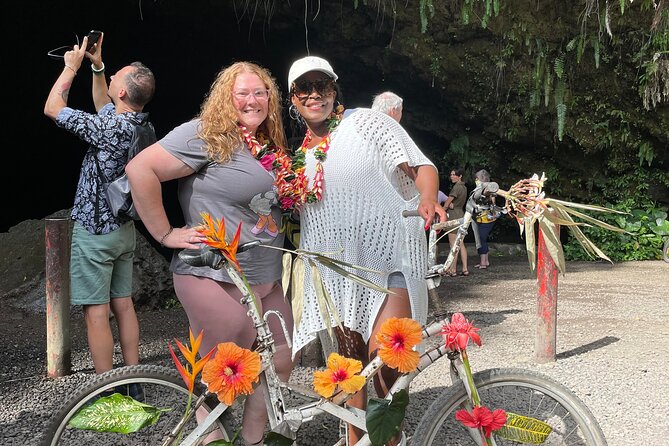 Discovering the Emblematic Sites of Tahiti - Sunset Magic at Tahitian Lagoon