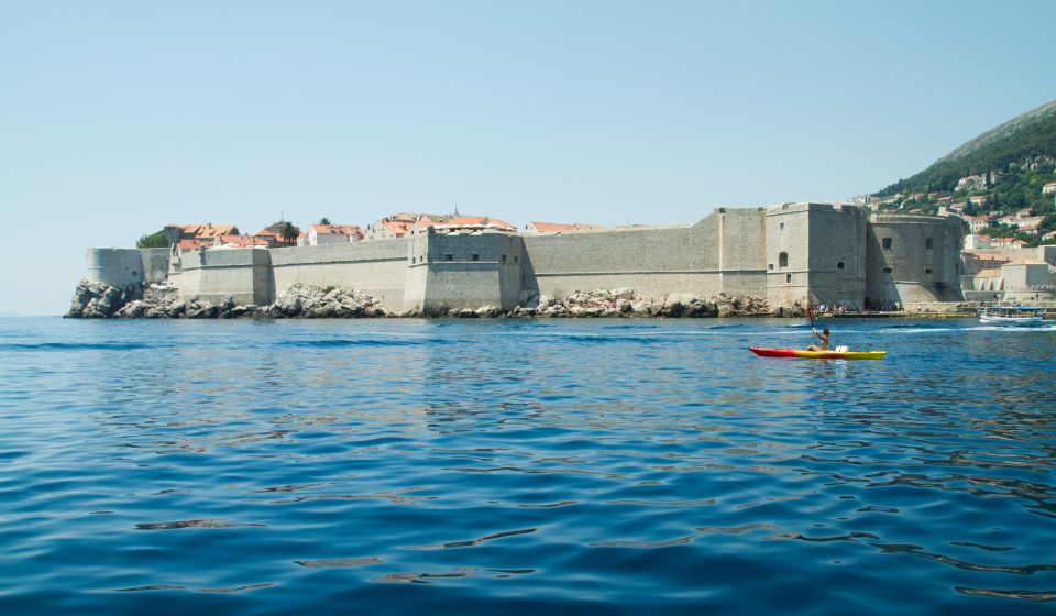 Dubrovnik: Sea Kayaking Tour With Fruit Snack - Live Tour Guide and Starting Point