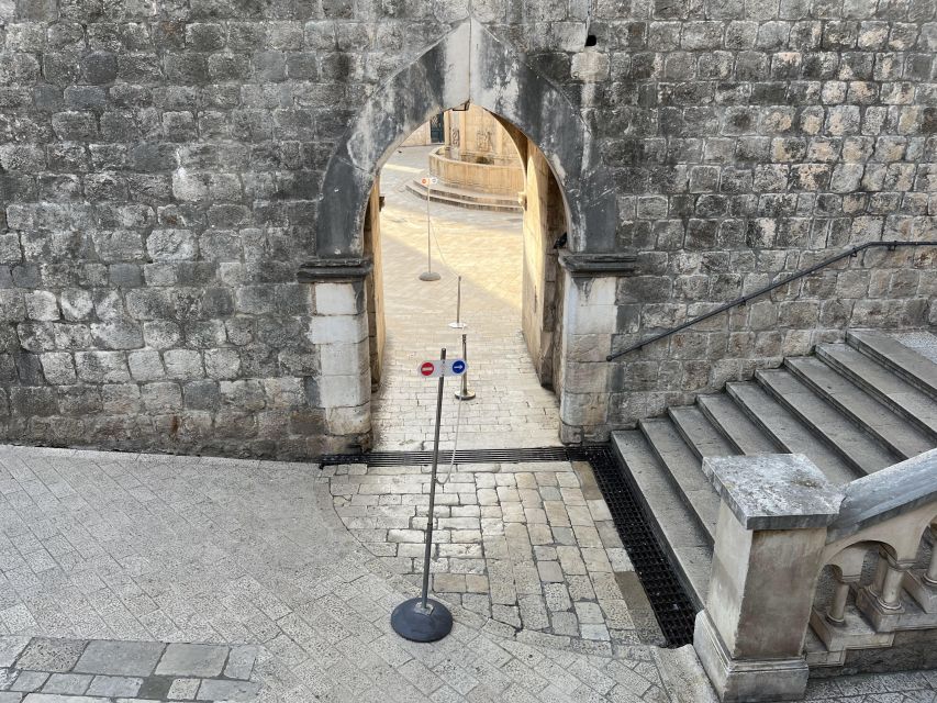 Dubrovnik Walking Tour & Franciscan 14 Century Old Pharmacy - Meeting Point and Attire Guidelines
