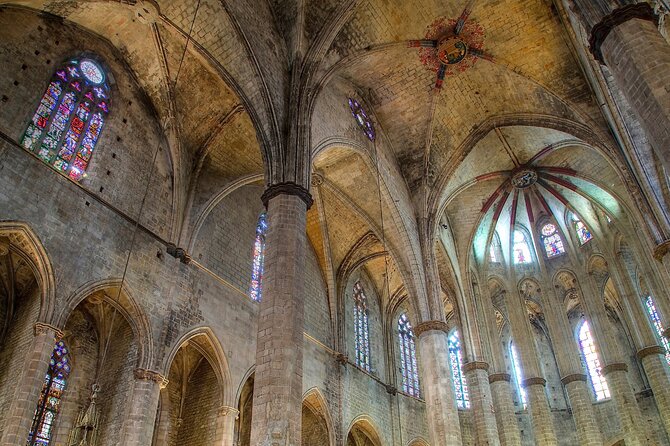 El Born: Basilica Santa María Del Mar Tour & Terrace Experience - Language Options