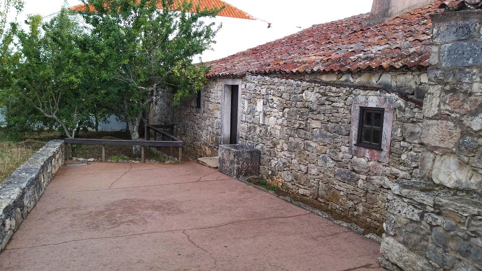Fátima Sanctuary and Little Shepherds Houses Private Tour - Common questions