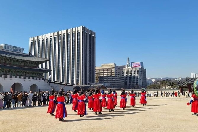 Free Lunch! Gyeongbok-gung Hanbok, Seochon Village, Tongin Market - Location Directions for Visitors