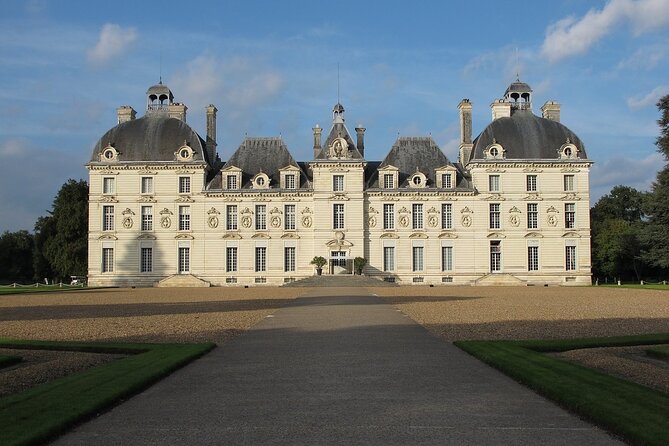 Full-Day Private Tour to Châteaux of the Loire Without Guide - Common questions