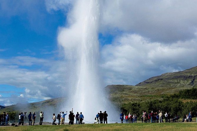 Golden Circle Tour and Evening Northern Lights Cruise From Reykjavik - Customer Testimonials