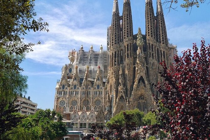 Golden Hour in Sagrada Familia Tour & Sunset Sesh at Park Güell - Last Words