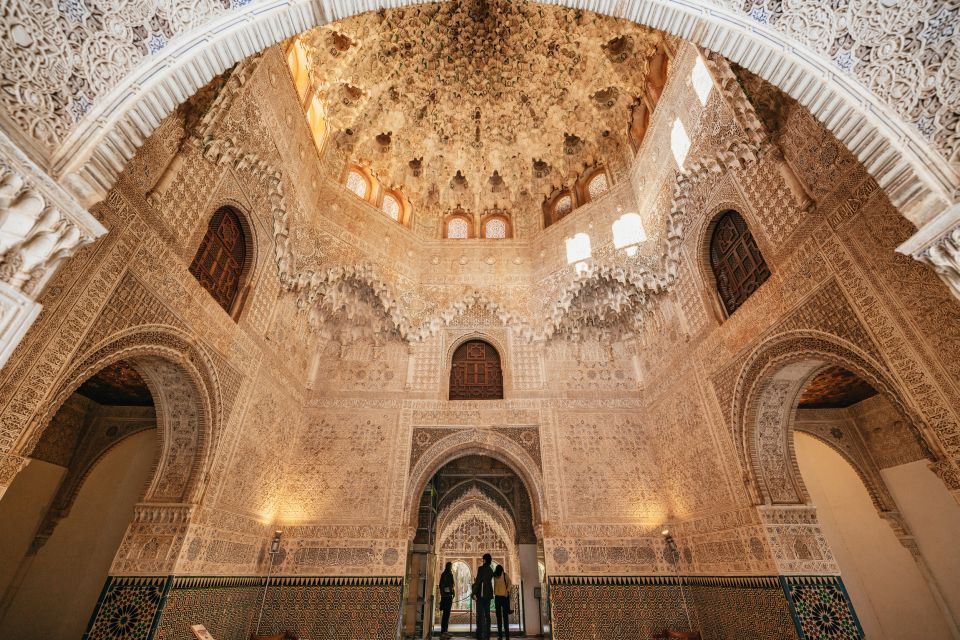 Granada: Alhambra Guided Tour With Nasrid Palaces & Gardens - Transportation and Additional Details