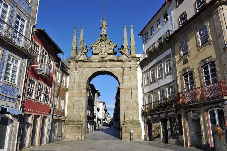 Guimarães: Guided Day Tour With Lunch and Drinks - Directions