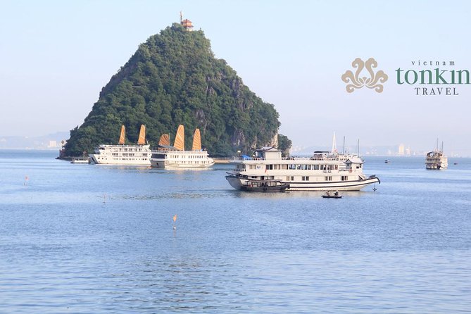 Halong Bay Deluxe Cruise 2 Days/ 1 Night: Kayaking, Titop Island, Surprise Cave - How to Book