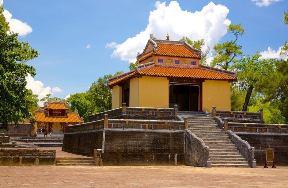 Hue Dragon Boat Tour to Visit Thien Mu Pagoda & Royal Tombs - Cultural Insights