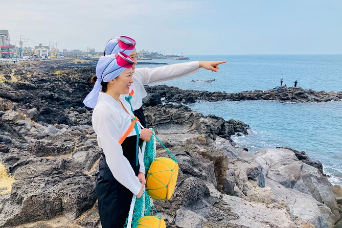 [Jeju] Private Photoshoot With Traditional Pearl Diver Haenyeo Costume - Immersive Cultural Tribute