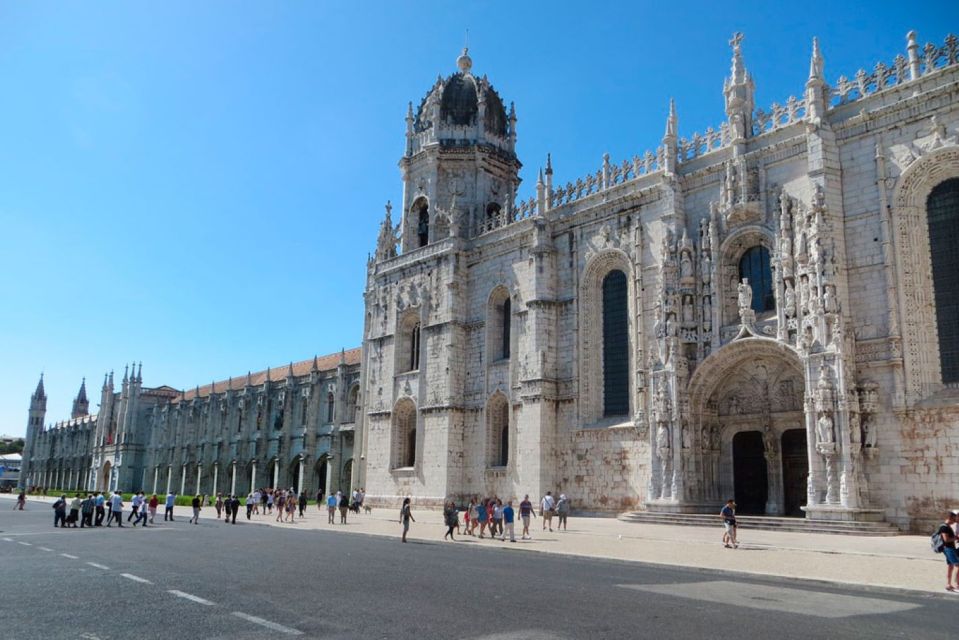 Lisboa Private Tour - Full Day Tour up to 3Pax, (8Hours) - Common questions