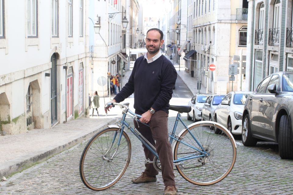 Lisbon: 3-Hour Vintage Bike Tour - Booking and Availability