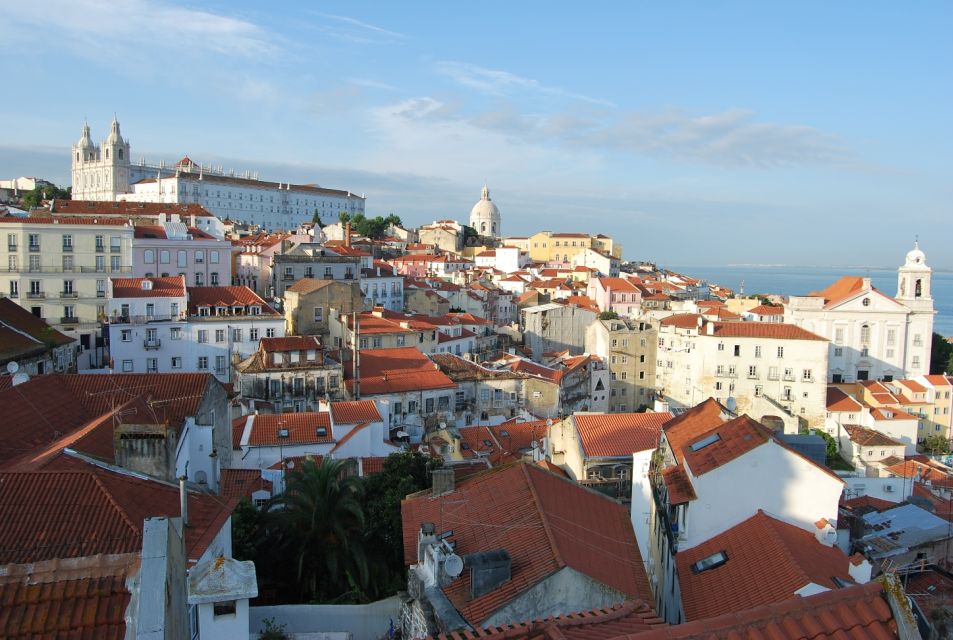 Lisbon: Alfama and São Jorge Castle Quarters Walking Tour - Common questions