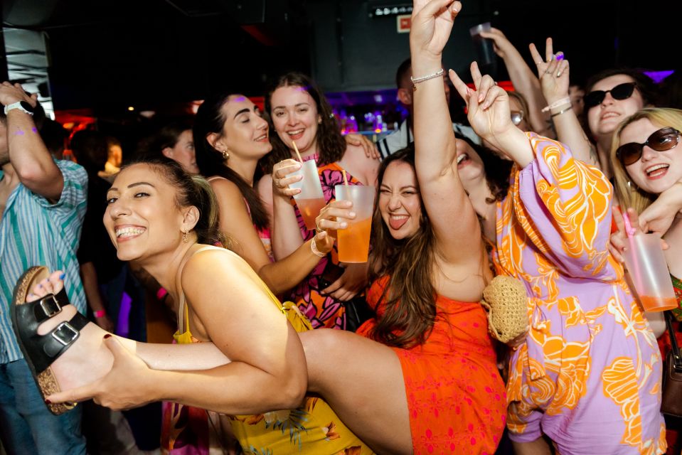 Lisbon Premium Pubcrawl: 1h Open Bar, Shots, VIP Club Entry - Duration and Itinerary