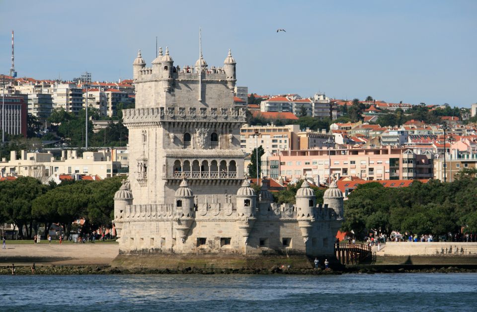 Lisbon: Walking Tour, Boat Cruise, Trams, and Elevators - Common questions